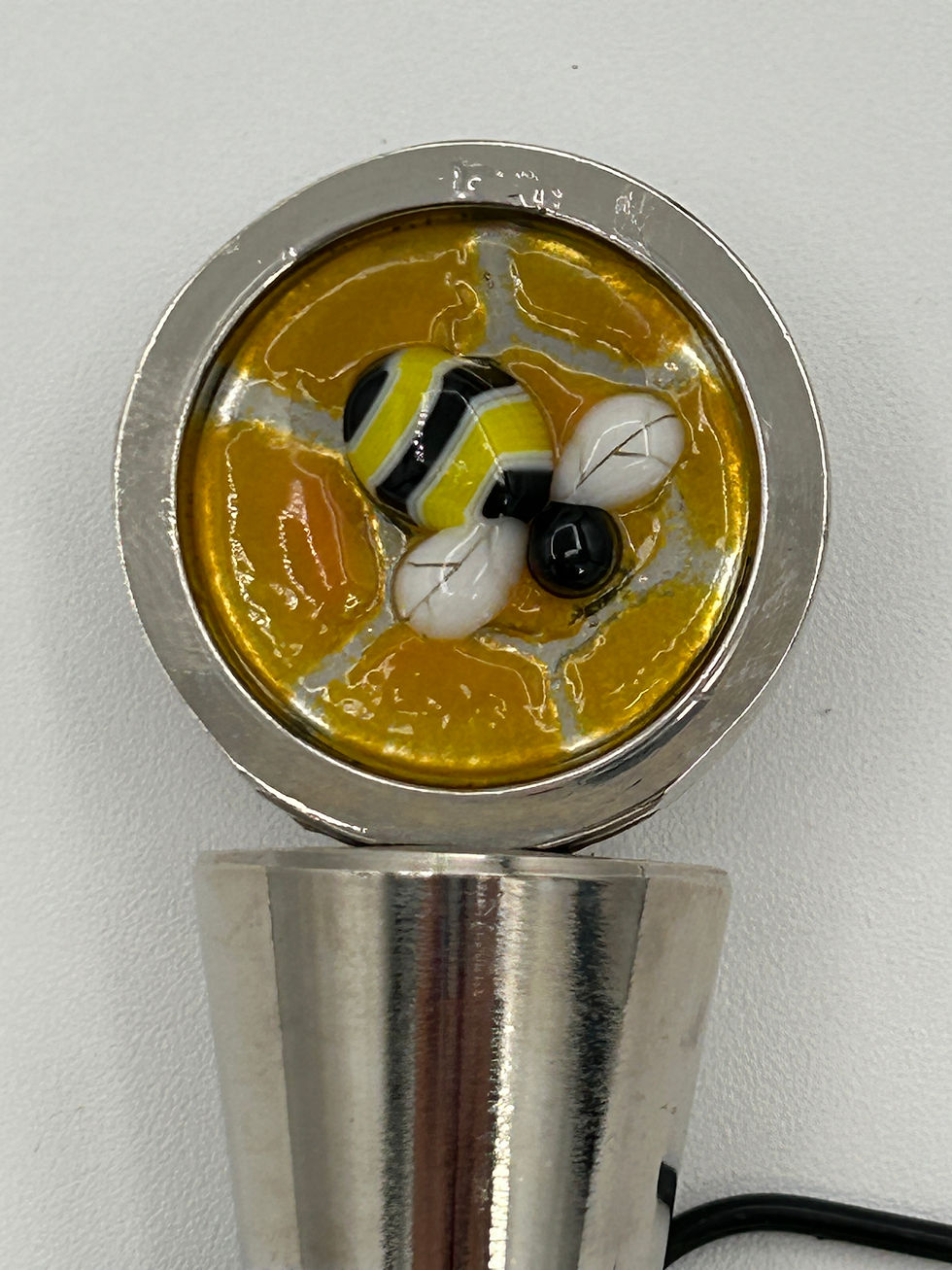 Thumbnail: Bee Wine Stopper