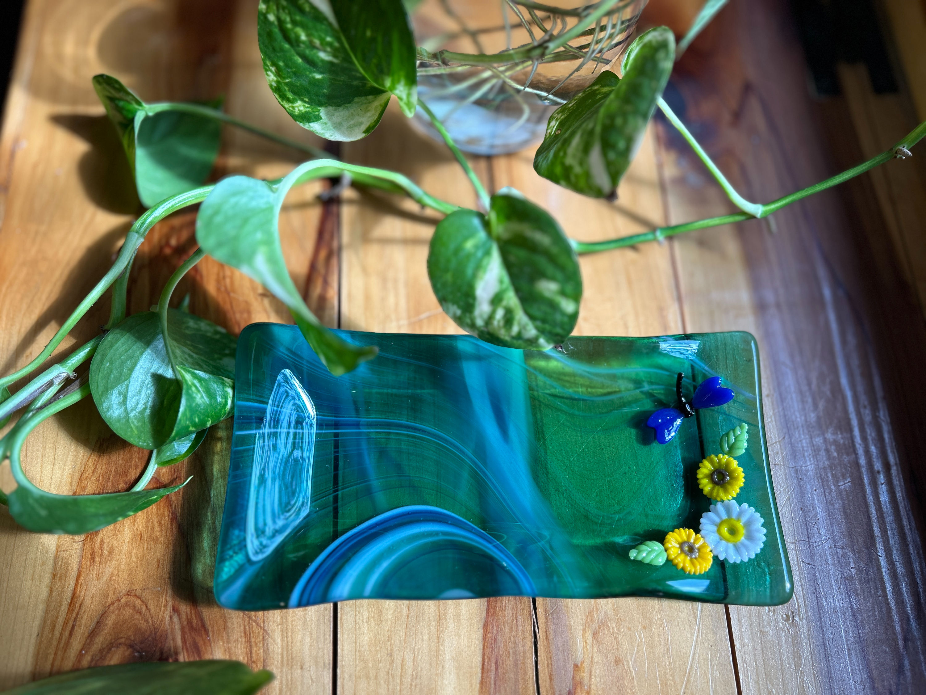 Daisies & A Dragonfly Dish
