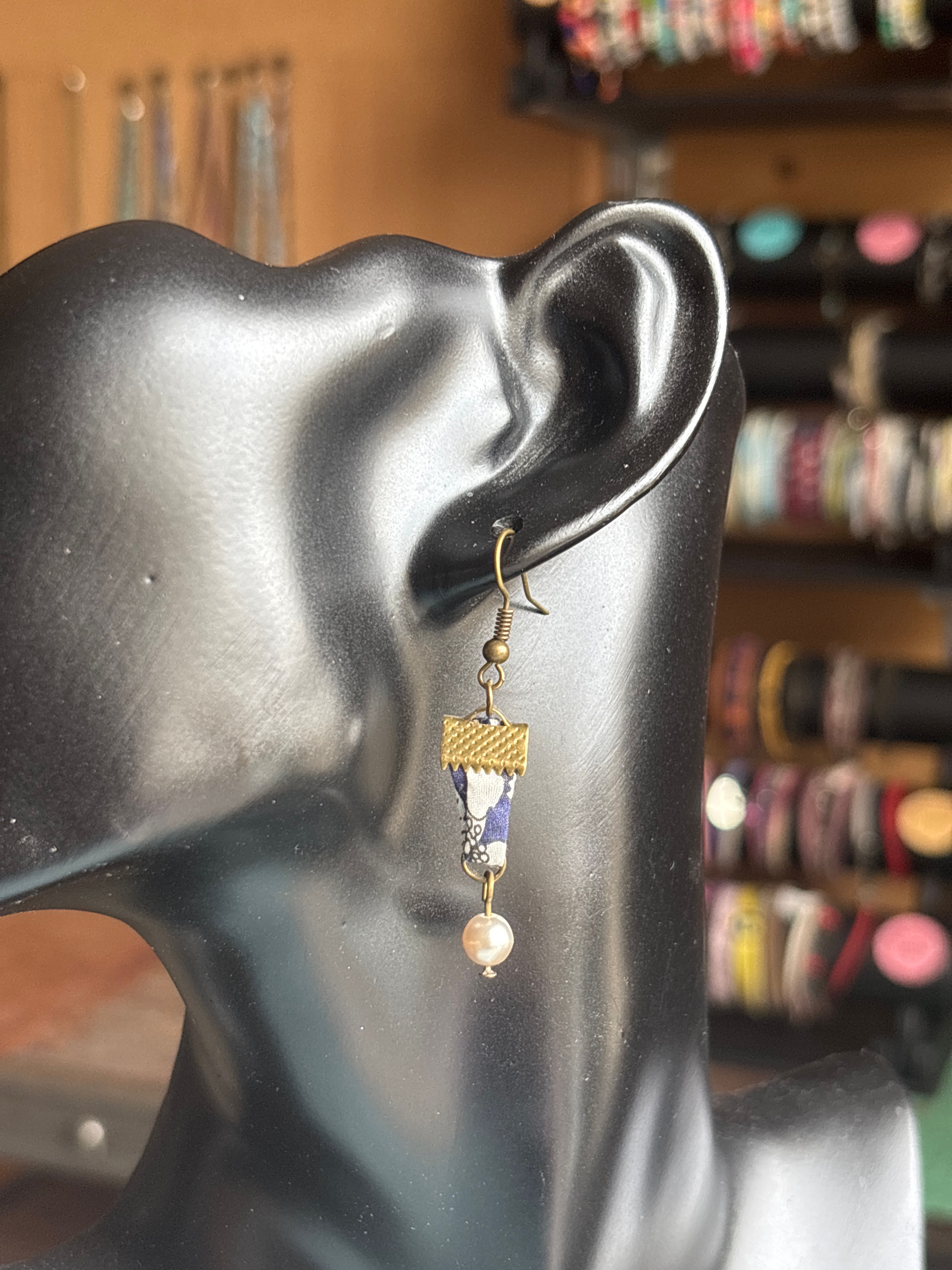 Boucles d’oreilles bronze et nacrée 
