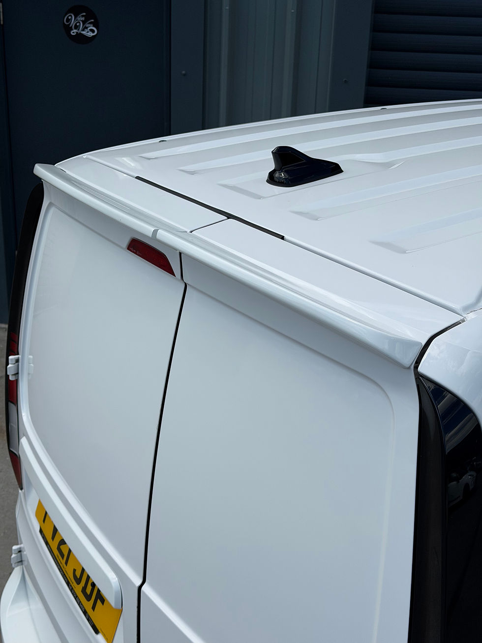 Thumbnail: 2022 VW  Caddy Commerce fully colour coded in candy white 