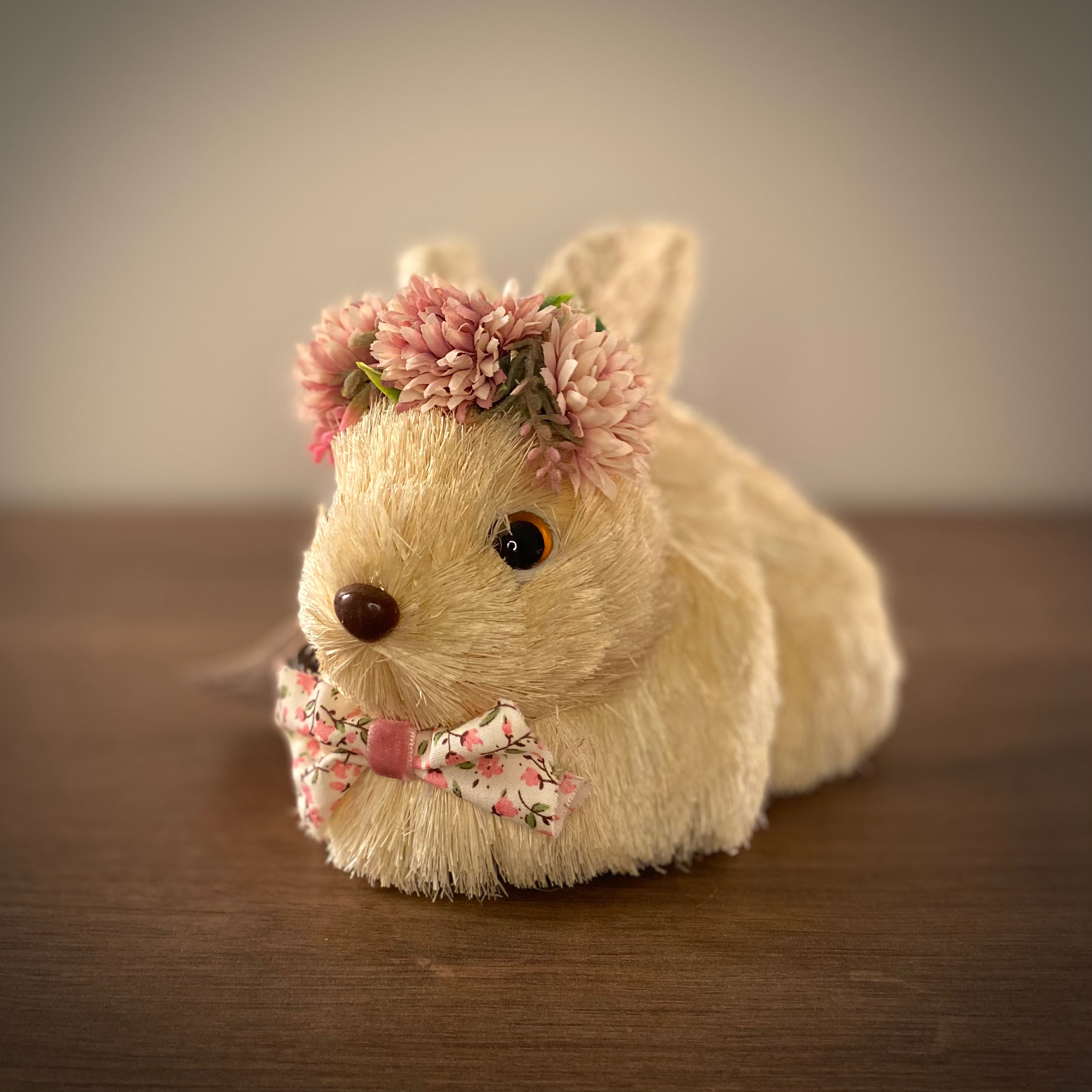 Coelho decorativo deitado