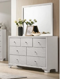 White dresser with nine drawers