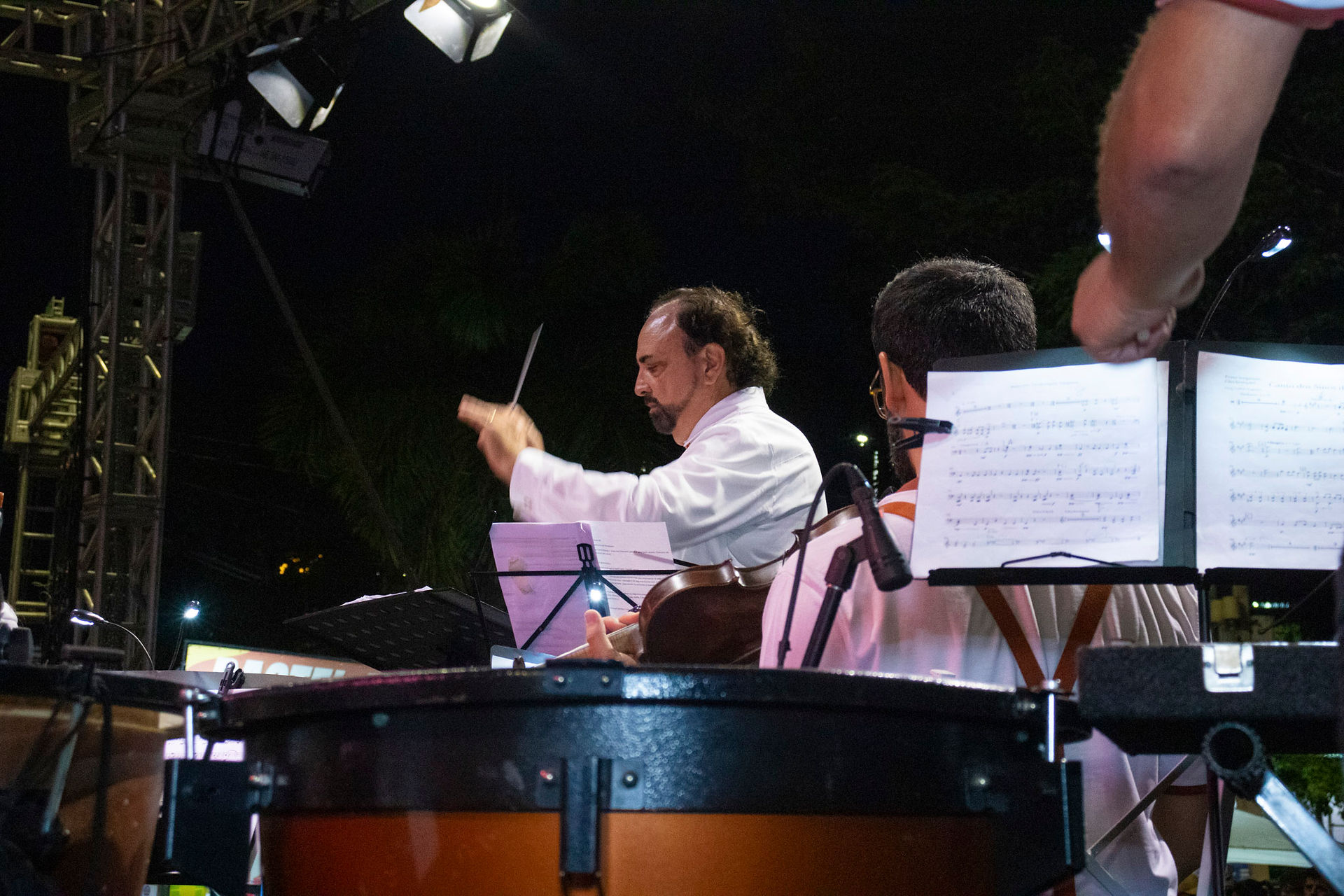 Maestro Cadmo Fausto e Orquestra