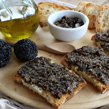 Crostini-al-tartufo-scorzone-e.jpg