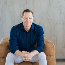 Financial Planner Brand Photos - Ryan