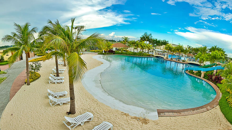 Amenities-Beach-Pool (1).jpg