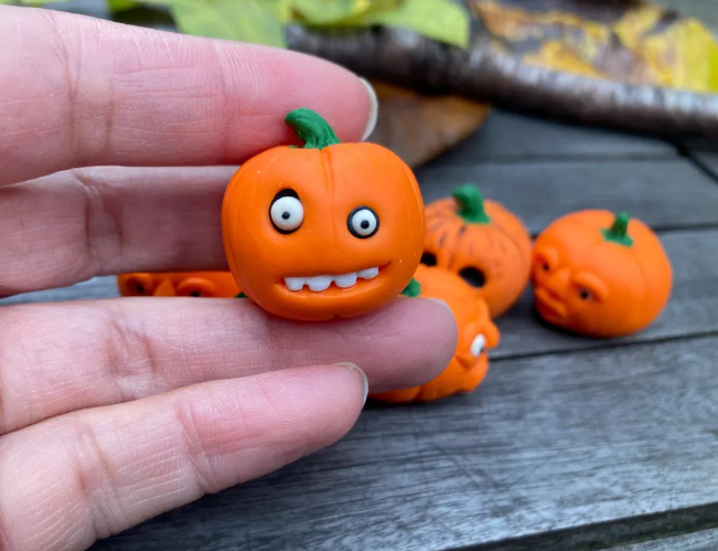 Clay pumpkin