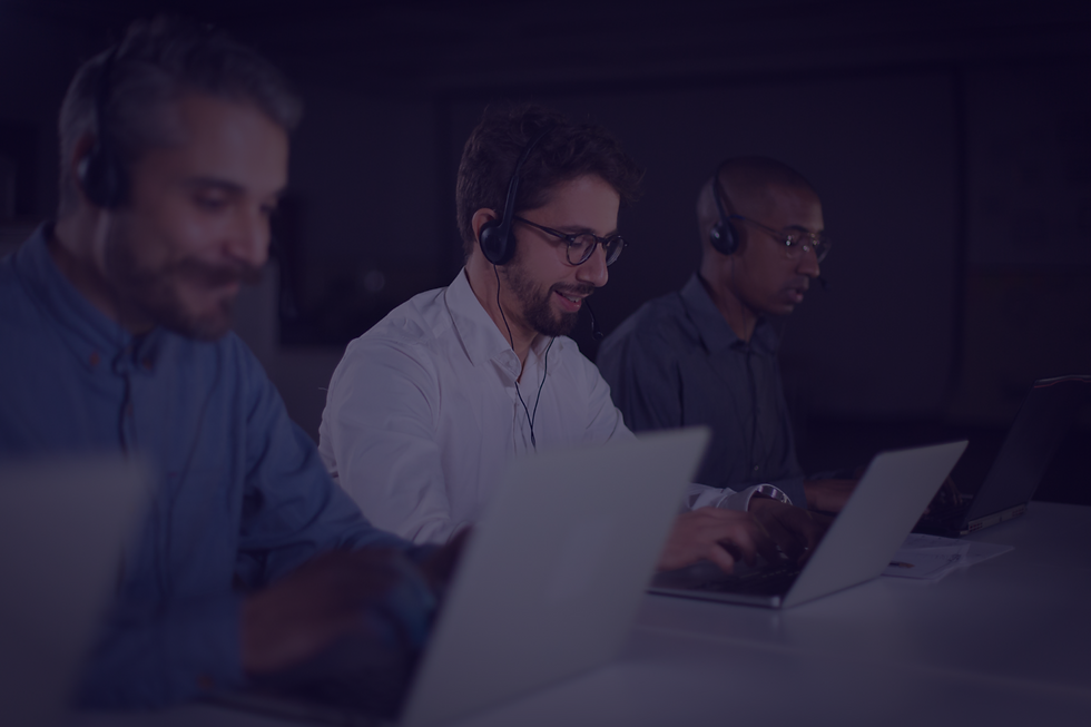 Profissionais de TI da PHS Brasil implementando soluções Microsoft para empresas