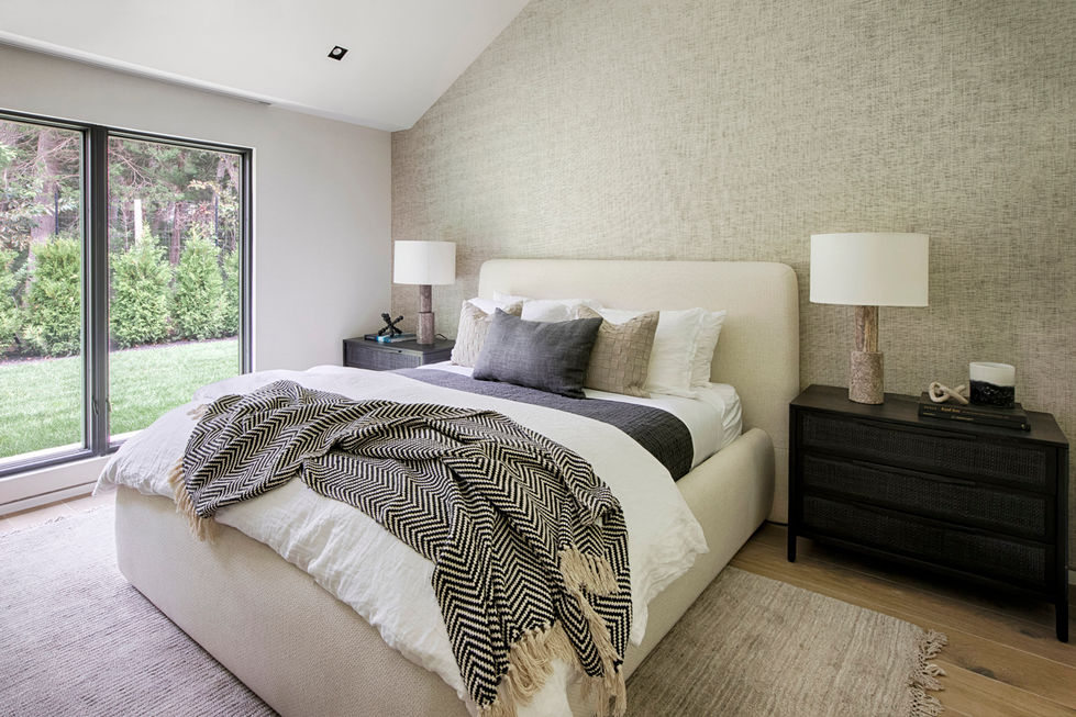 Guest bedroom 
