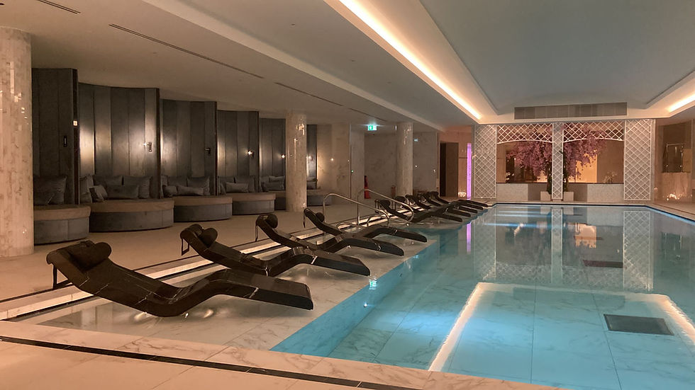 Wellnessliegen DIVA MUSIVO Pool Base | Beheizte Relaxliegen aus Marmor-Mosaik | Fairmont Pool
