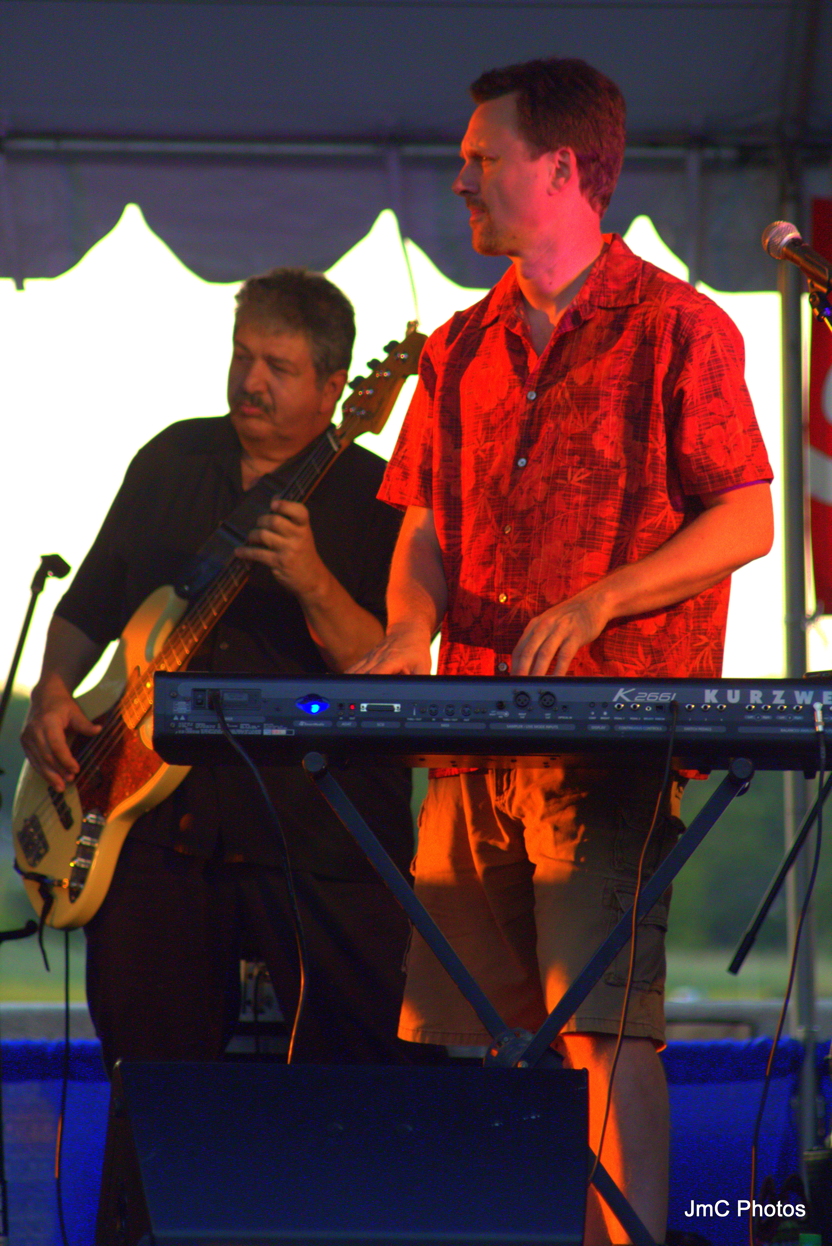 Denis and John keeping the groove.