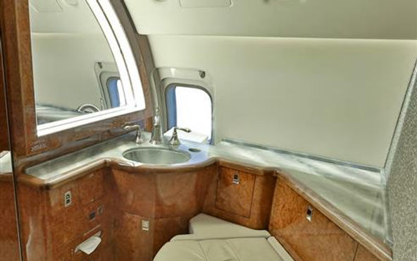 Challenger 604 - N579RS | Dreamline Aviation | Van Nuys, Los