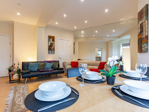 Spacious, Clean, Modern fully equipped 2Bed Luxury Apartment Available Now. Short term lets: