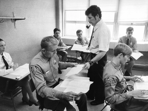 Harvey Schlossberg, Cop With a Ph.D. in Defusing a Crisis, Dies at 85