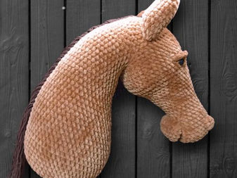 Kasztanowy Hobby Horse - wzór amigurumi