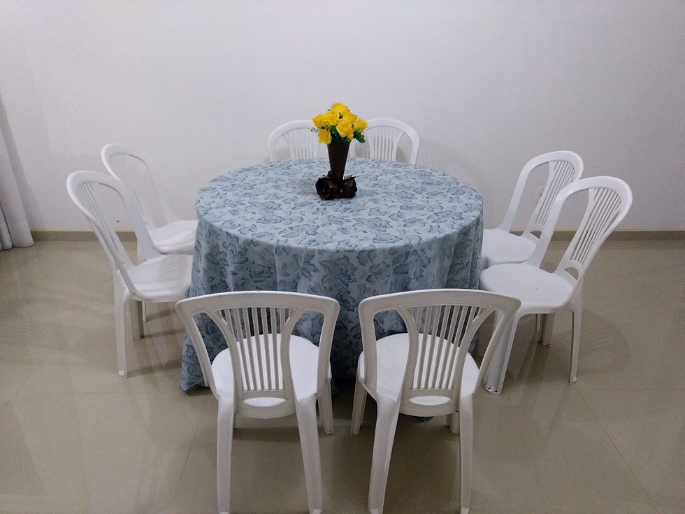 R$ 3 und / Cadeira de pvc