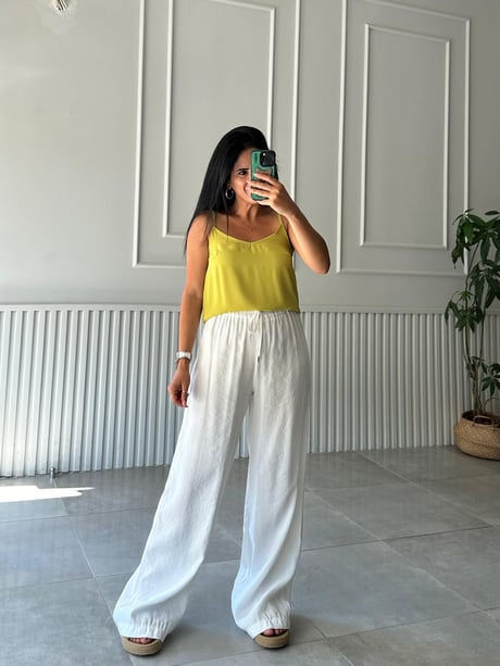 Yağ Yeşili İnce Askı Teik Bluz Model üzerinde Görünümü