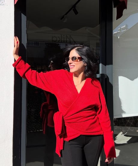 Kruvaze Bağlama Detaylı Kazak Önden Görünümü