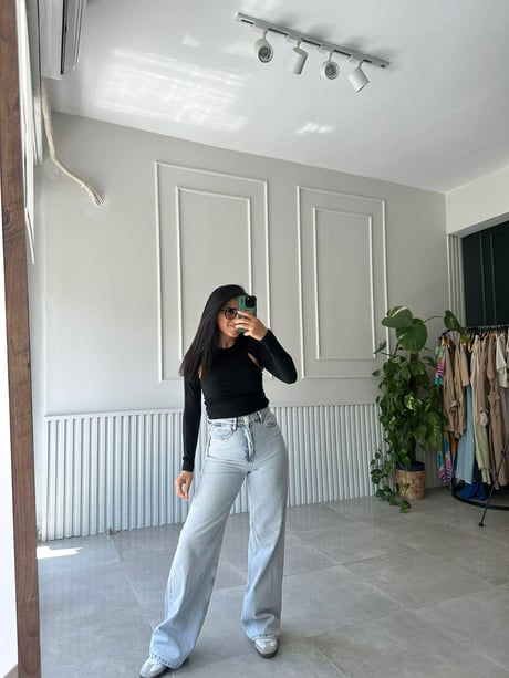 Siyah Bolera Bluz Model Üzerinde Görünümü