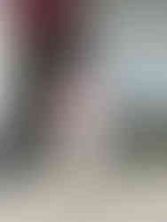 Puantiyeli Saten Etek Model Üzerinde Görünümü