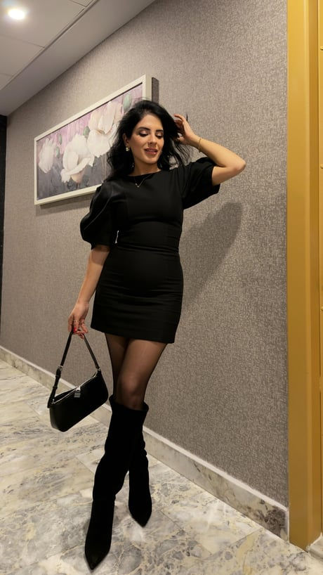 Balon Kol Mini ZR Elbise Model Üstünde Görünümü