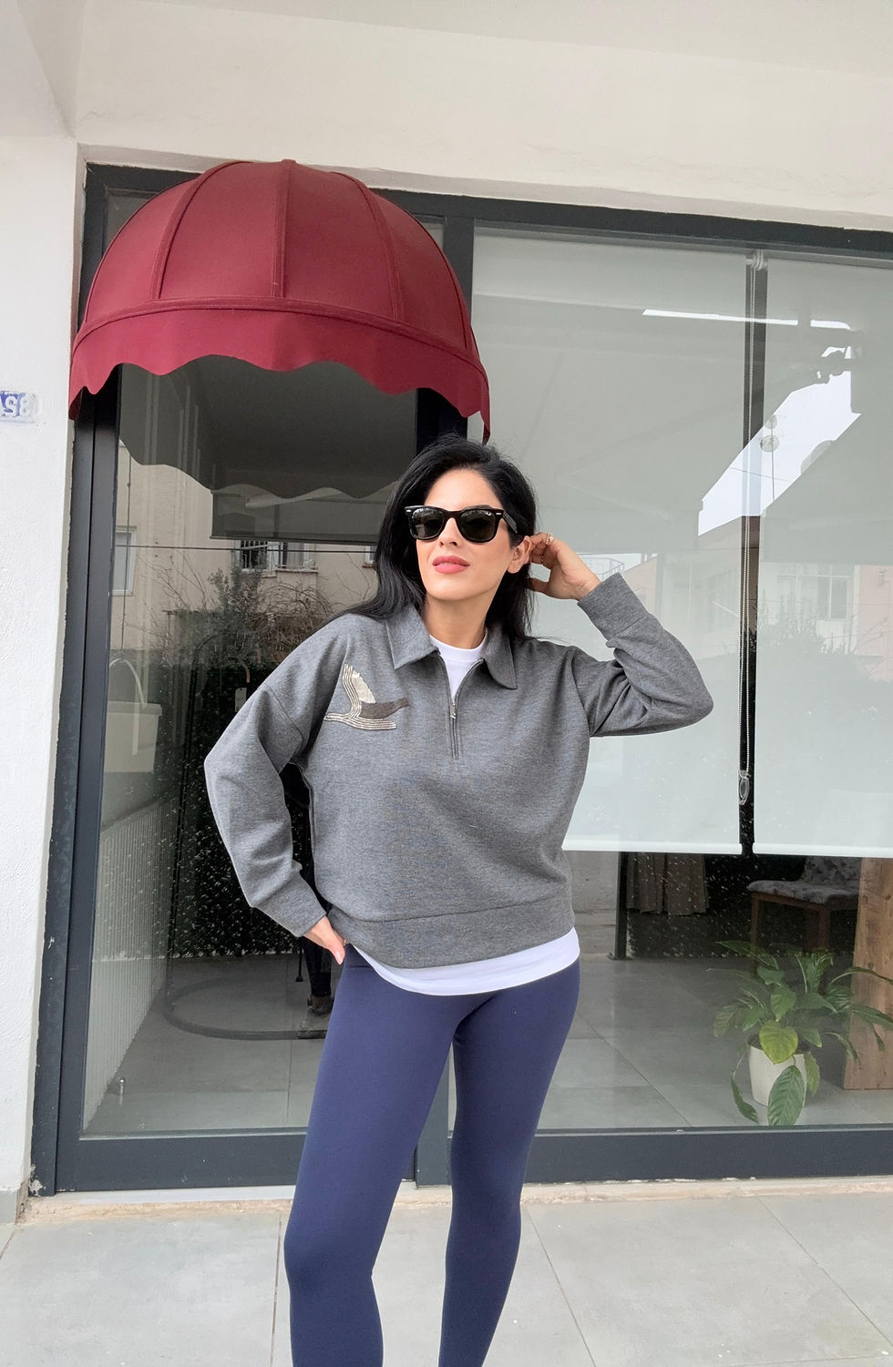 BM Fermuar Detaylı Sweatshirt Model Üzerinde Görünümü