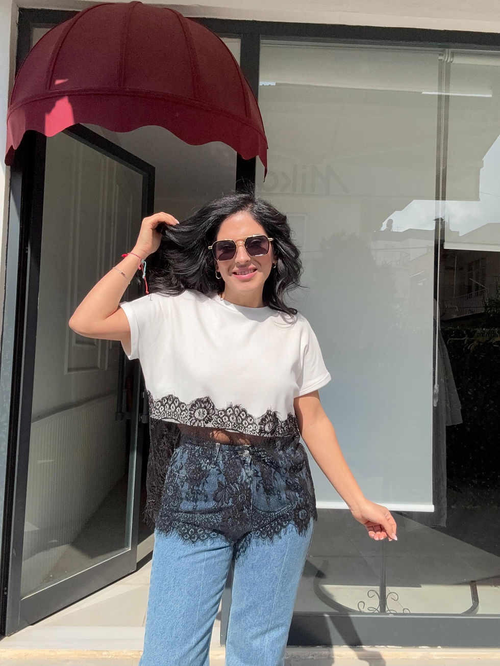 Dantel Detaylı Basic Bluz Model Üzerinde Görünümü