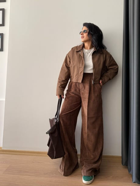 Kadife Doku Palazzo Pantolon Model Üstünde Görünümü
