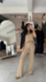 Peria Triko Takım Model Üzerinde Görünümü