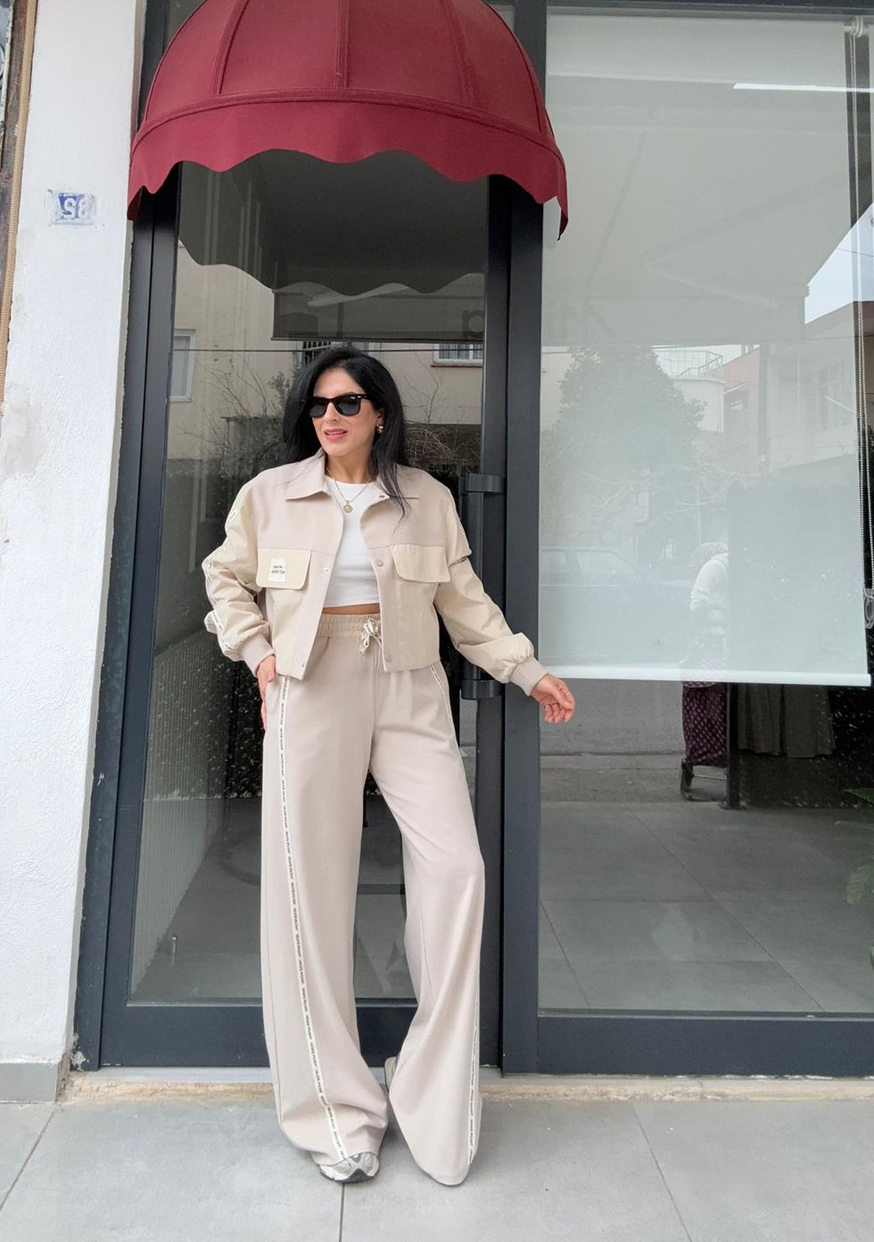 Tasarım Model Rahat Pantolon Model Üzerinde Görünümü