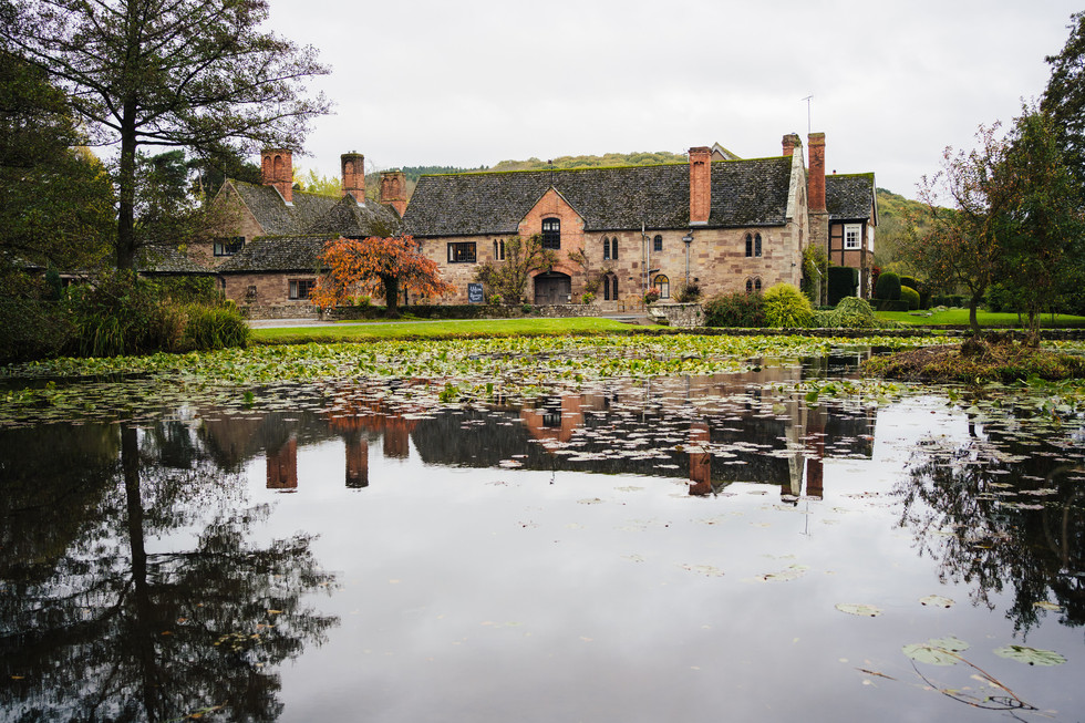 Wedding at brinsop court by herefordshire wedding photographer