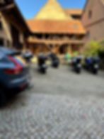 Les moto bien en sécurité au Gite du Val du Patre