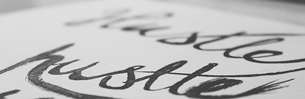 Stylo calligraphie tohu lettrage à la ma