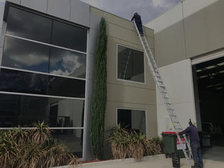 Why Professional Gutter Cleaning Beats DIY