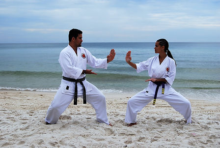 Mitsuaki & his wife Chudan Gamae on the beach