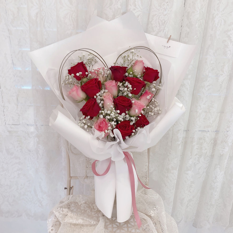 Thumbnail: Rose Heart Bouquet