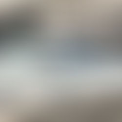 Tivoli: Fiat 500 fuori controllo finisce contro la panchina di marmo