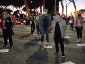 Tivoli: A Piazza Garibaldi la manifestazione dei commercianti, ristoratori, barman e imprenditori