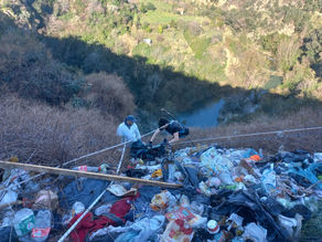 Tivoli: Rifiuti abbandonati in prossimità della cascata, è lotta contro l'illegalità