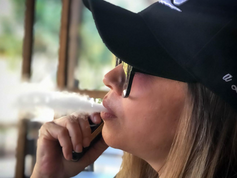 Vapear es legal en Estados Unidos, ¿por qué no lo es en México?