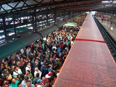 Regreso a clases satura líneas del Metro