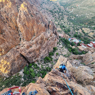 Ksar Rock Guesthouse. Tafraoute rock climbing