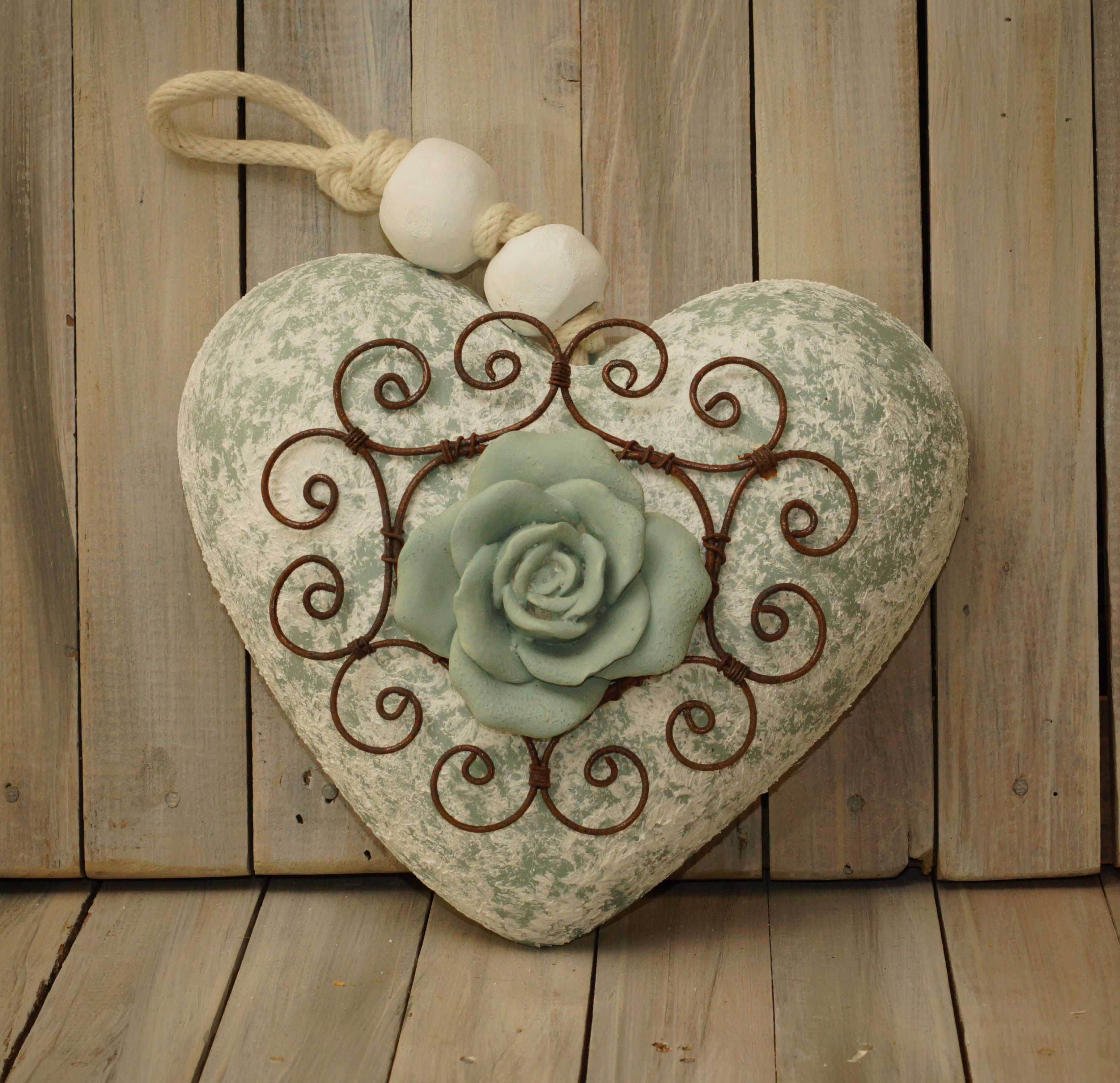 Medium Heart with Wire and Rose Detail
