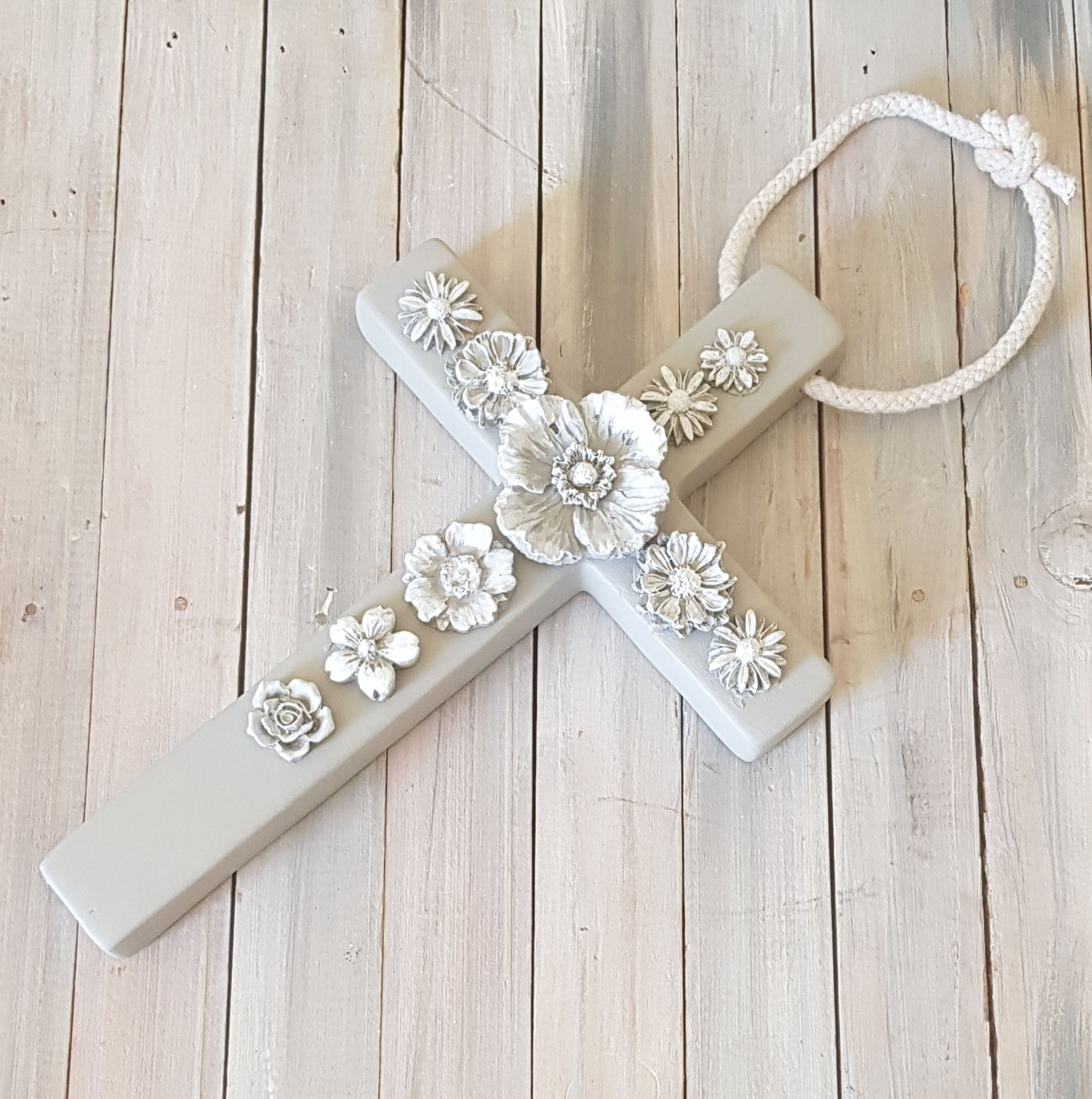 Medium Cross with Flower Detail