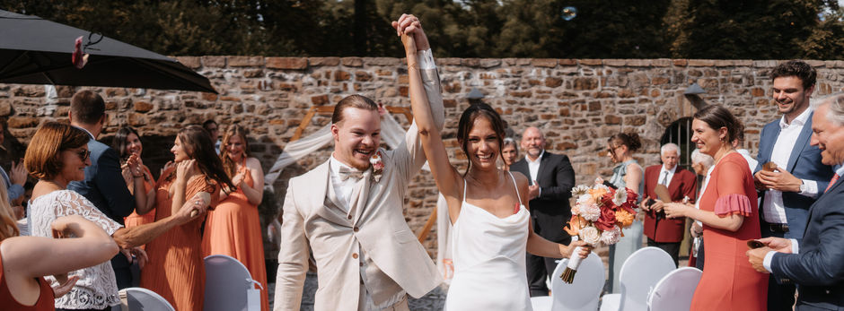 Nici & Max: Freie Trauung und Feier am Haus Kemnade / in der Partyscheune