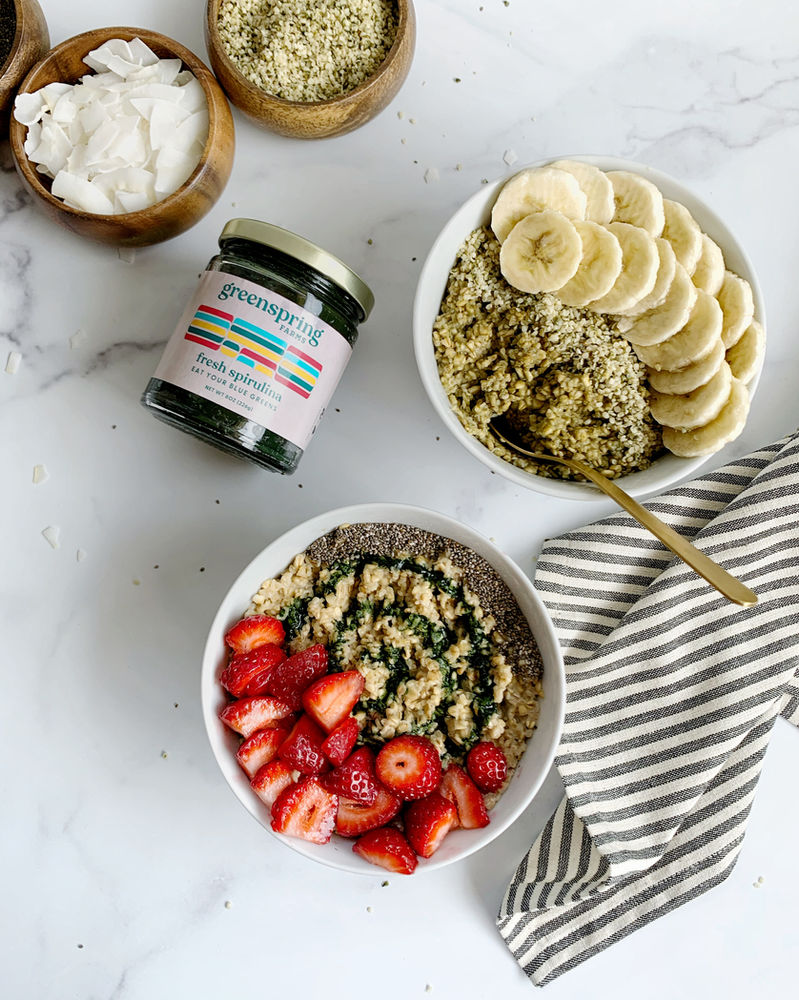Superfood Fresh Spirulina Oatmeal 2 Ways