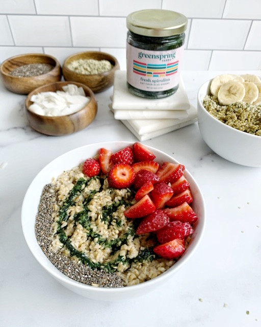 Superfood Fresh Spirulina Oatmeal- 2 Ways