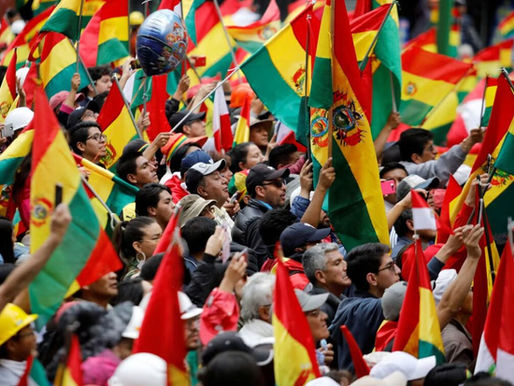Bolívia define rumo político: direita lidera o favoritismo nas urnas