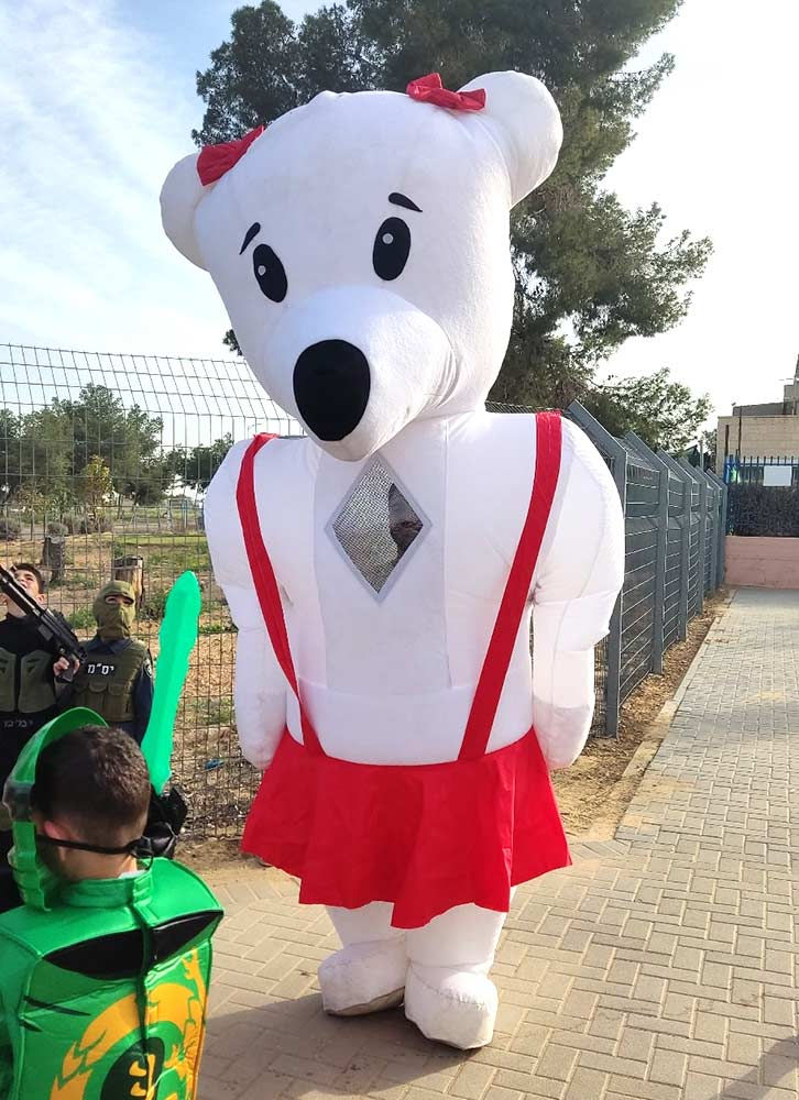 תמונה ממוזערת: השכרת בובות ענק