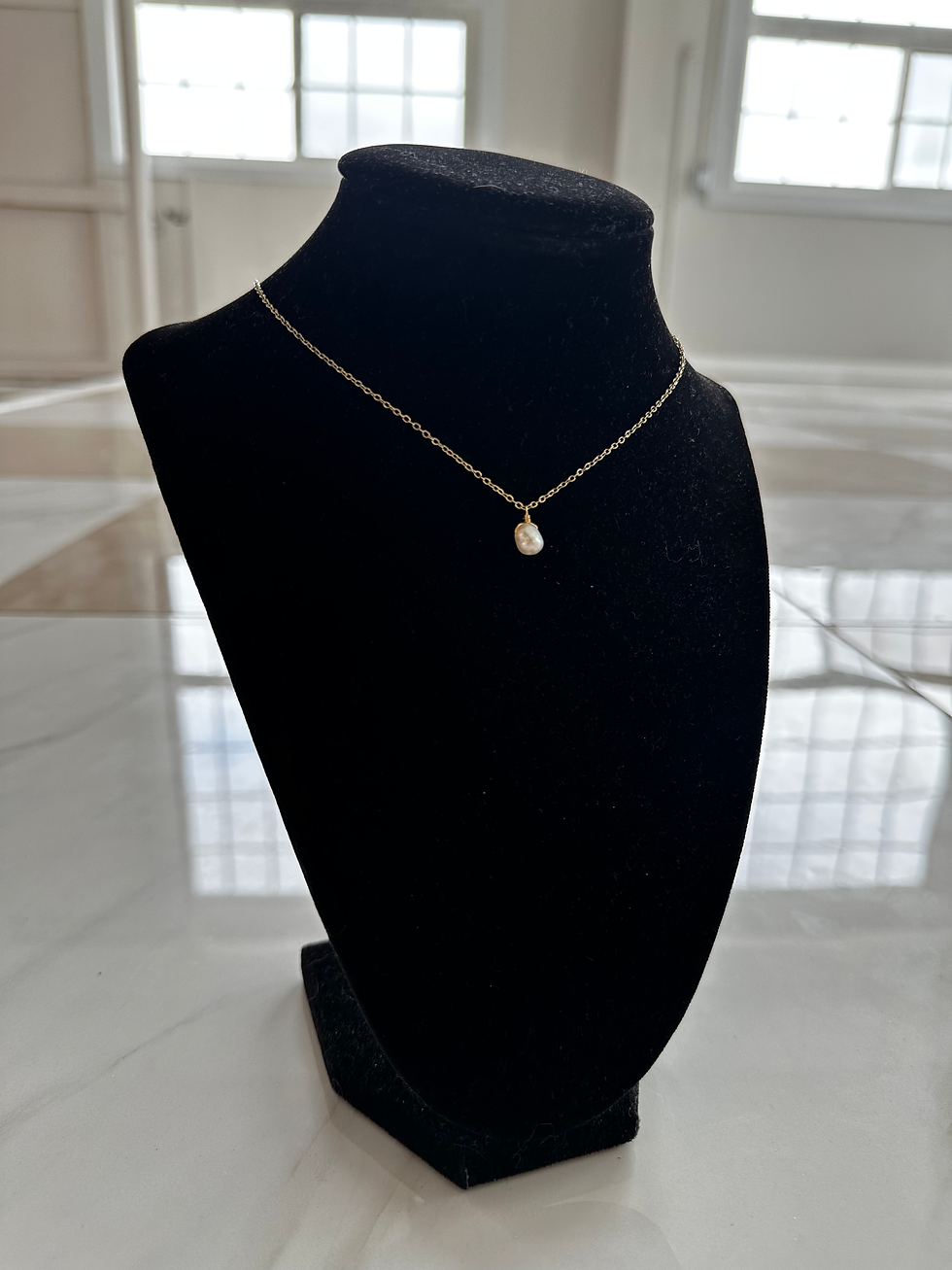 Thumbnail: Pearl Single Crystal Necklace